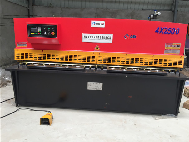 可(kě)傾壓力機(jī)