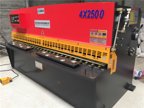 液壓擺(bai)式剪闆機