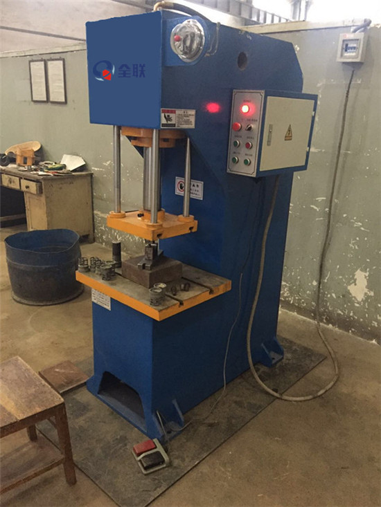 單柱液壓(ya)機 單(dān)柱液壓機(ji)