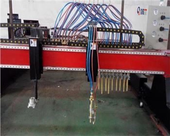 等離子(zi)數控切割(gē)機