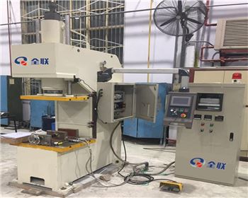 内蒙熱(re)壓下陷成型機(jī)