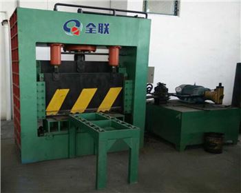 液壓龍門剪切(qie)機