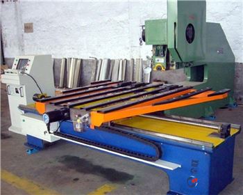 伺服(fu)數控送料(liao)機