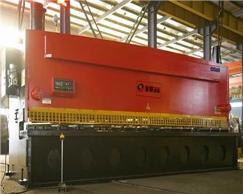 剪闆機(ji)已成為(wei)各企事(shì)業單位(wei)使用較(jiào)為廣泛(fan)的剪切(qie)設備