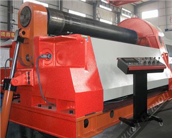 四輥卷(juan)闆機性(xing)能優點(diǎn)有哪些(xie)？