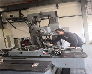 大修(xiū)改造瑞士(shi)迪西750高精(jīng)度液壓坐(zuò)标镗床項(xiang)目