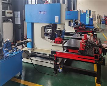 液壓數控沖(chong)孔中心