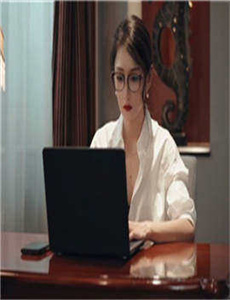 女烈红豆