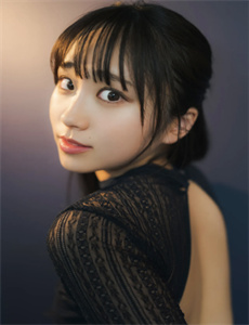 周妍希美乳三点尽露图片